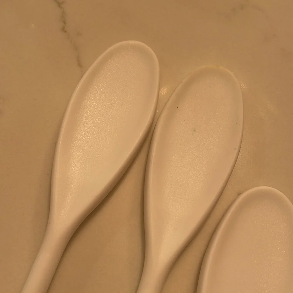 Set of 6 plastic flat scraping spoons